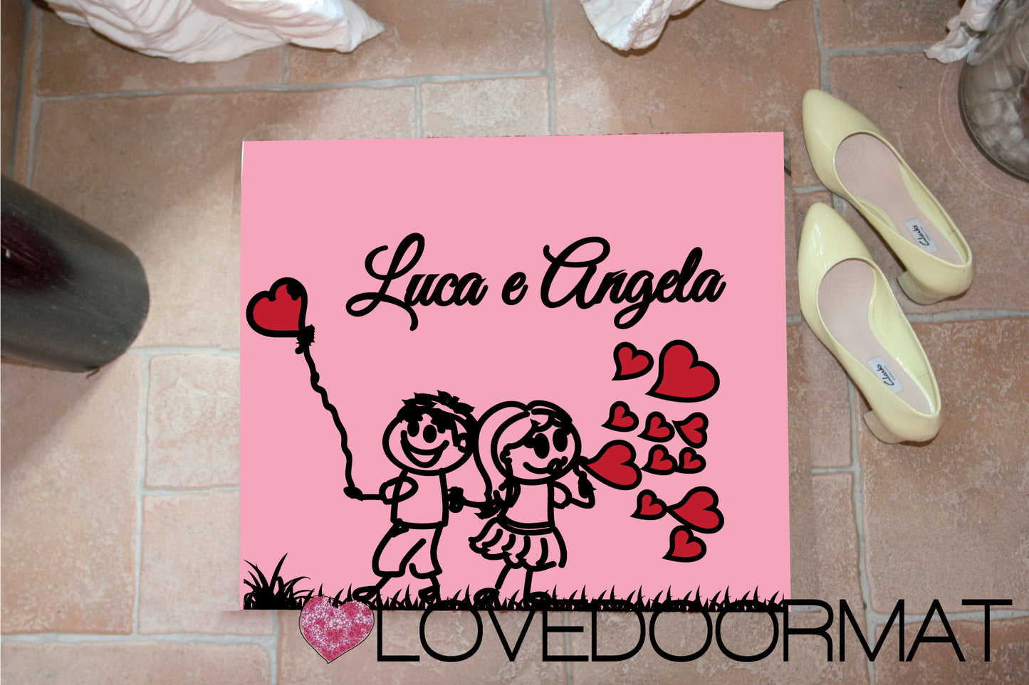 Zerbino Personalizzato – Coppia, Palloncini, Tuo Testo – LOVEDOORMAT in Feltro, Fondo in Gomma, 100% asciugapassi