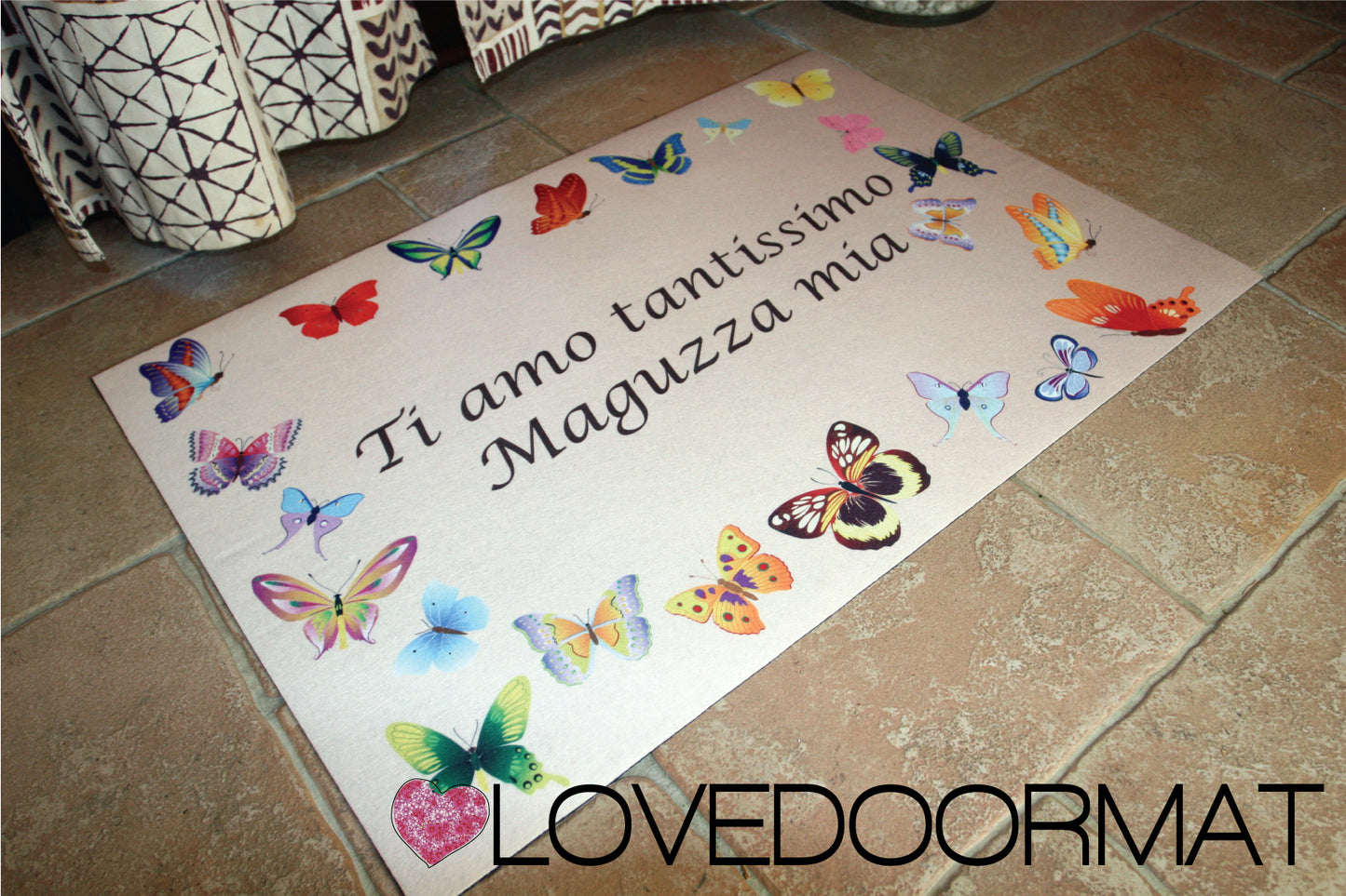 Tappeto Personalizzato – Farfalle, Tuo Testo – LOVEDOORMAT in Feltro e Gomma