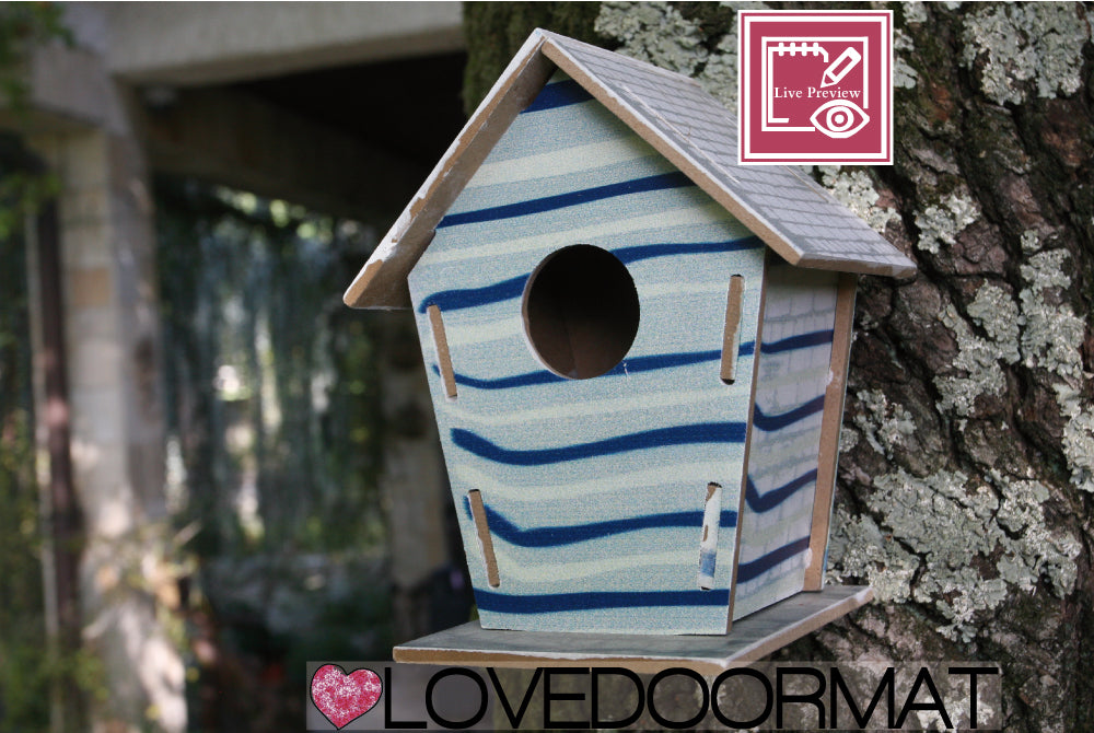 Live Preview Casetta Uccelli Personalizzabile – Casa Collina – LOVEDOORMAT in Legno cm 17,5x12x3,4