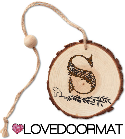 Rondella - Monogramma - LOVEDOORMAT in Legno, 100% BIO, dipinto a mano con Lettera S e Design, da appendere, cm 40x12x3