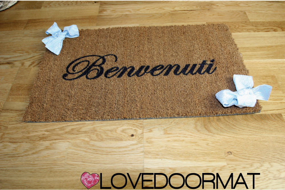 Zerbino Personalizzato con – Fiocchi, Tuo Testo, Cornice – LOVEDOORMAT in Cocco, Fondo in Gomma 100% BIO