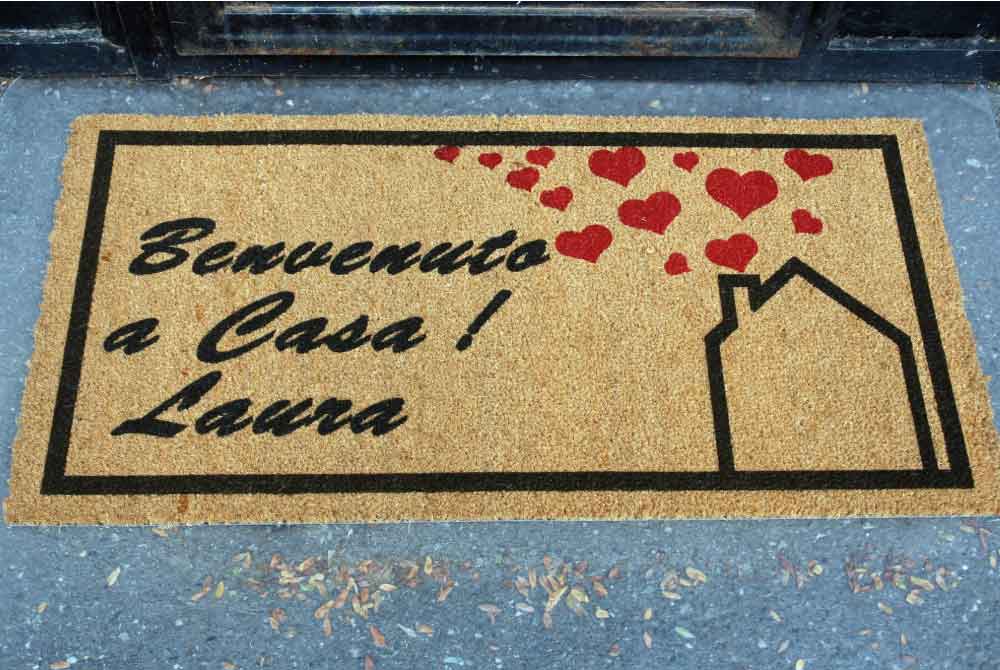 Zerbino Personalizzato – Benvenuti A Casa, Tuo Testo – LOVEDOORMAT in Cocco, Fondo in Gomma 100% BIO