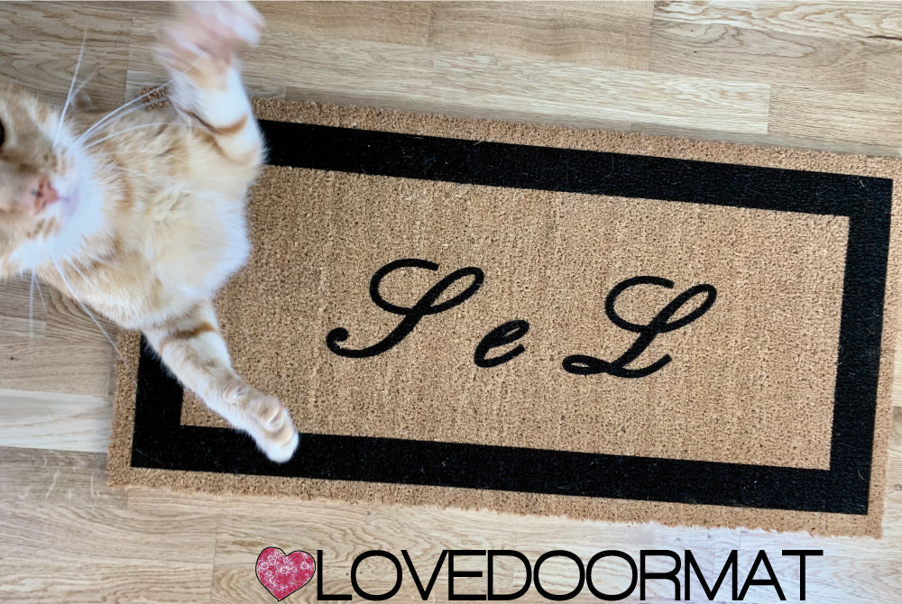 Zerbino Personalizzato – Tue Iniziali in Cornice – LOVEDOORMAT in Cocco, Fondo in Gomma 100% BIO e Con Il Tuo Testo