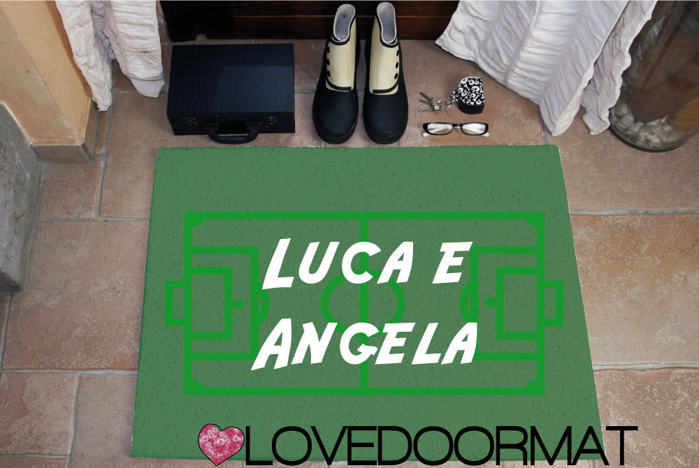 Zerbino Personalizzato – Campo Calcio, Tuo Testo – LOVEDOORMAT in Pvc, Fondo in Gomma