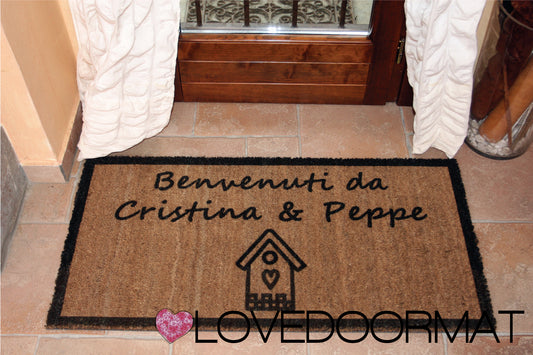 Zerbino Personalizzato – Casetta, Bordi, Tuo Testo – LOVEDOORMAT in Cocco, Fondo in Gomma 100% BIO