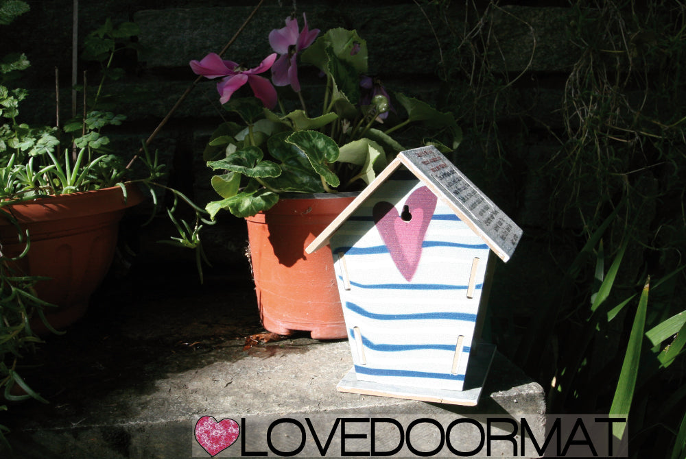 Casetta Uccelli Personalizzabile – Casa Collina – LOVEDOORMAT in Legno cm 17,5x12x3,4