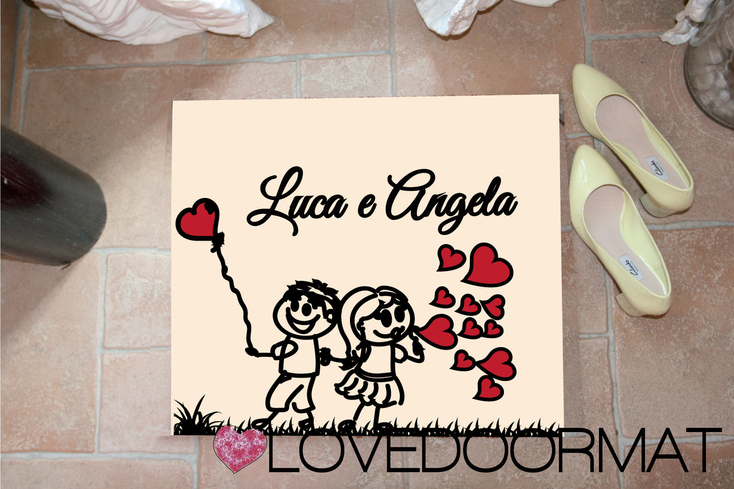 Zerbino Personalizzato – Coppia, Palloncini, Tuo Testo – LOVEDOORMAT in Feltro, Fondo in Gomma, 100% asciugapassi