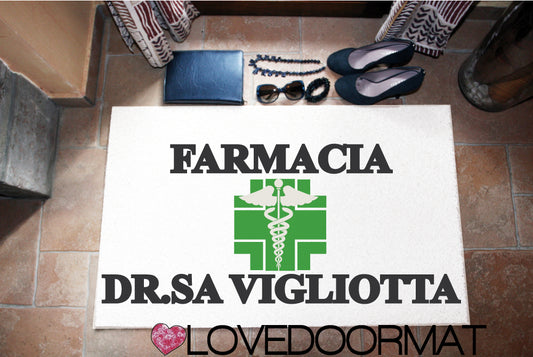 Zerbino Personalizzato – Farmacia – LOVEDOORMAT in Feltro, Fondo in Gomma, 100% asciugapassi