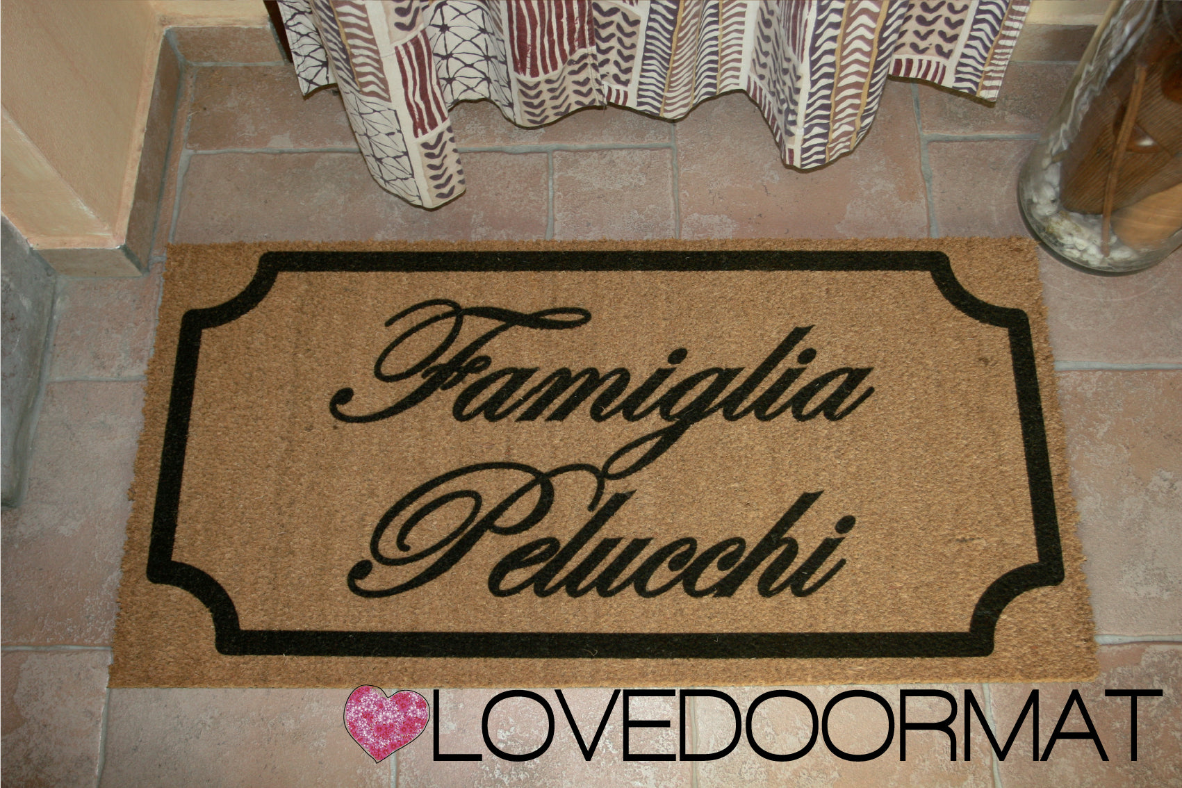 Zerbino Personalizzato da interno - Fumetto Famiglia e Nomi - in cocco naturale cm. 100x50x2 LOVEDOORMAT Marchio Registrato Handmade in Italy - LOVEDOORMAT Zerbino Personalizzato da interno - Fumetto Famiglia e Nomi - in cocco naturale cm. 100x50x2 LOVEDOORMAT Marchio Registrato Handmade in Italy - LOVEDOORMAT