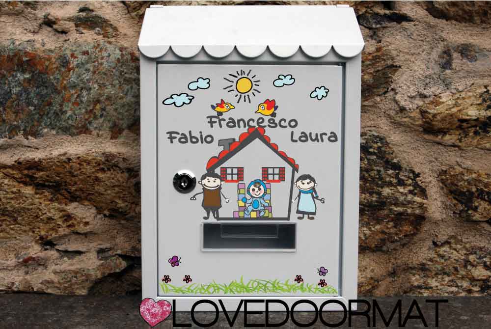 Cassetta Postale Personalizzata – Fumetto Famiglia – LOVEDOORMAT In Acciaio Dipinto cm 30x21x7