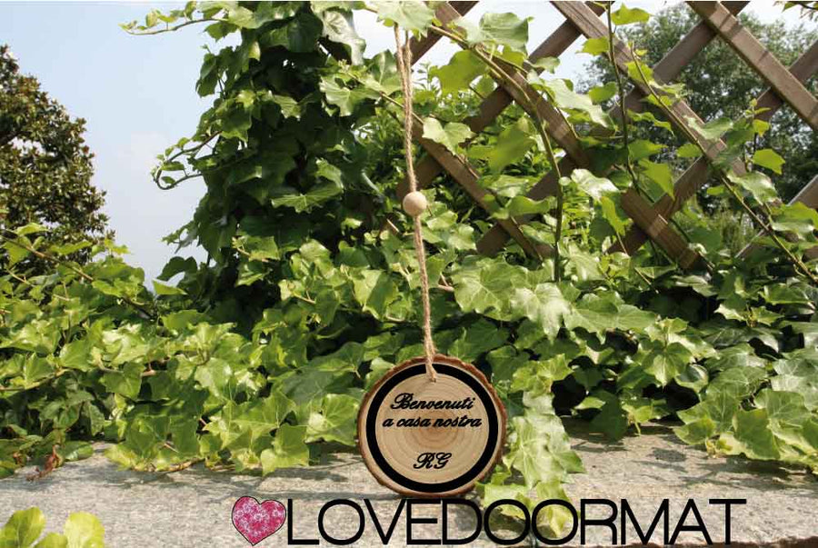 Rondella Personalizzata da appendere – Tue Iniziali in Cornice – LOVEDOORMAT in Legno cm 40x12x3